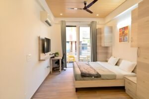 red white simple warning delivery rectangle sticker (2)